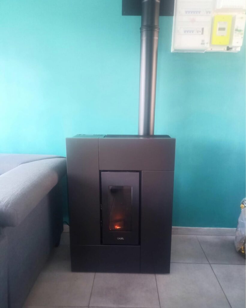 Installation de poêle à granulés moderne