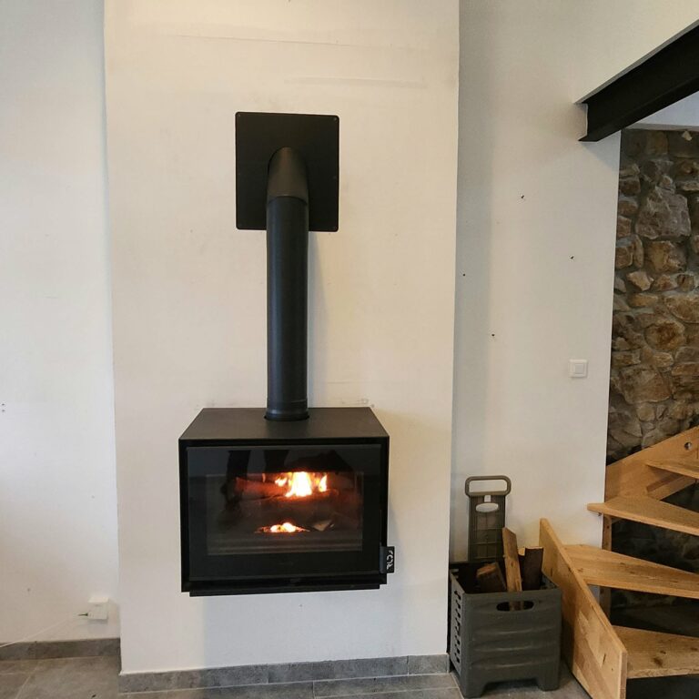Installation d’un insert à bois suspendu