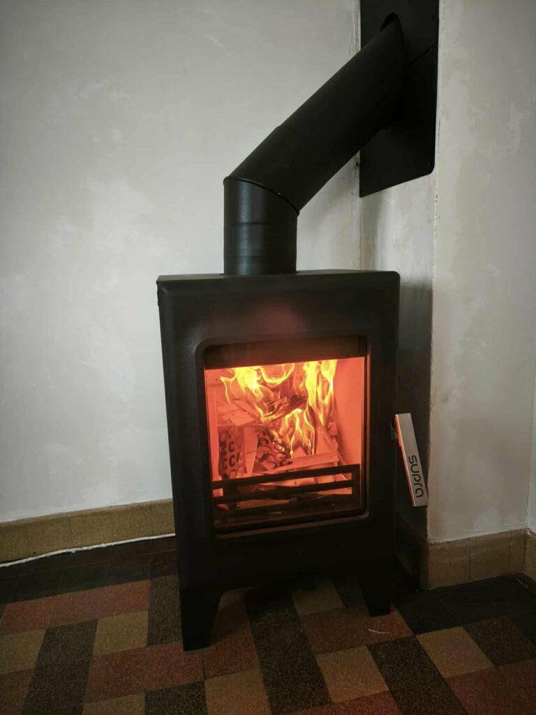 Installation d’un poêle à bois Supra