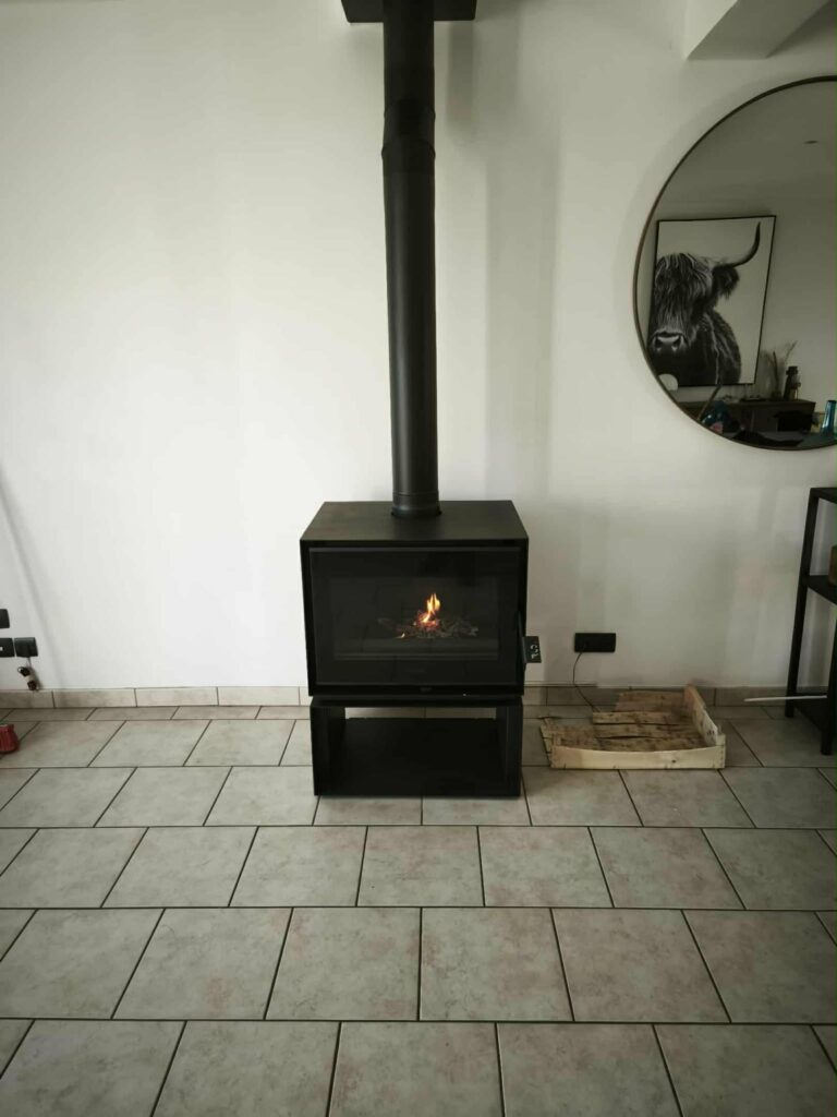 Poêle à bois compact