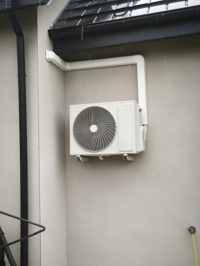 Unité extérieure de pompe à chaleur air/air à Valenciennes