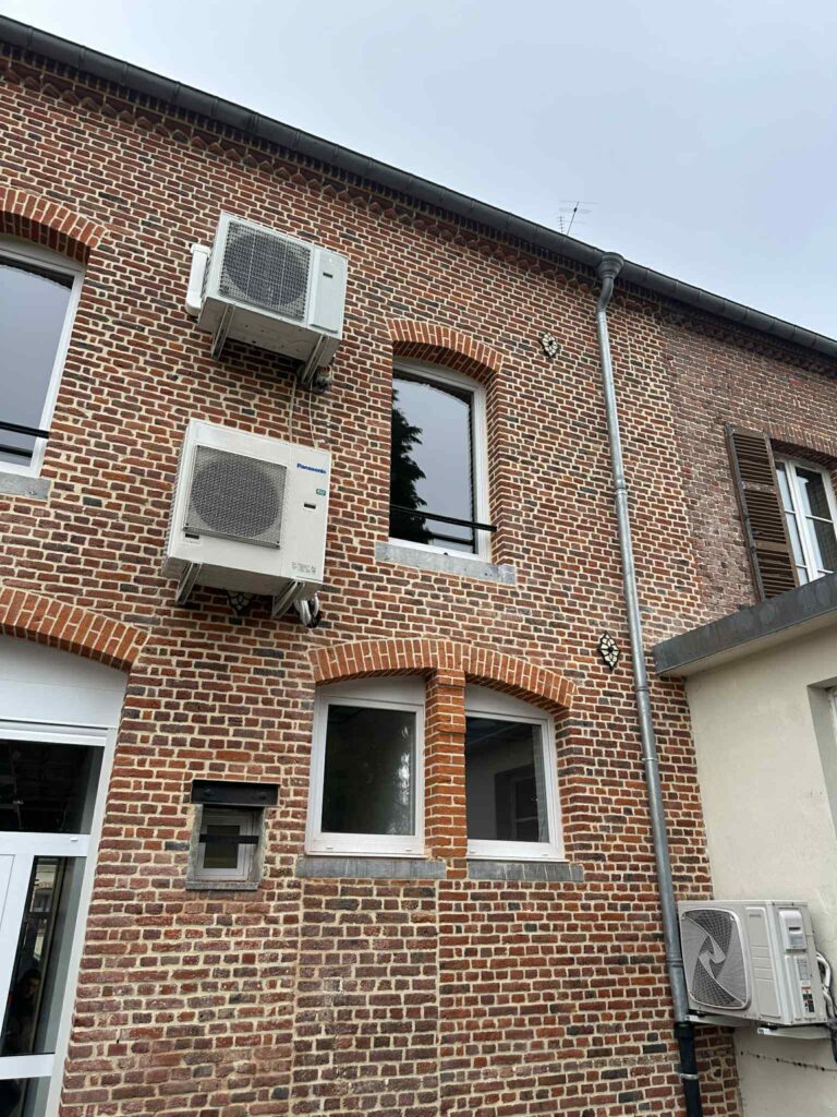 Unité extérieure posée par notre installateur de climatisation
