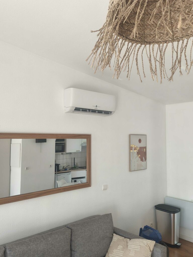 Unité intérieure de clim intégrée dans la décoration